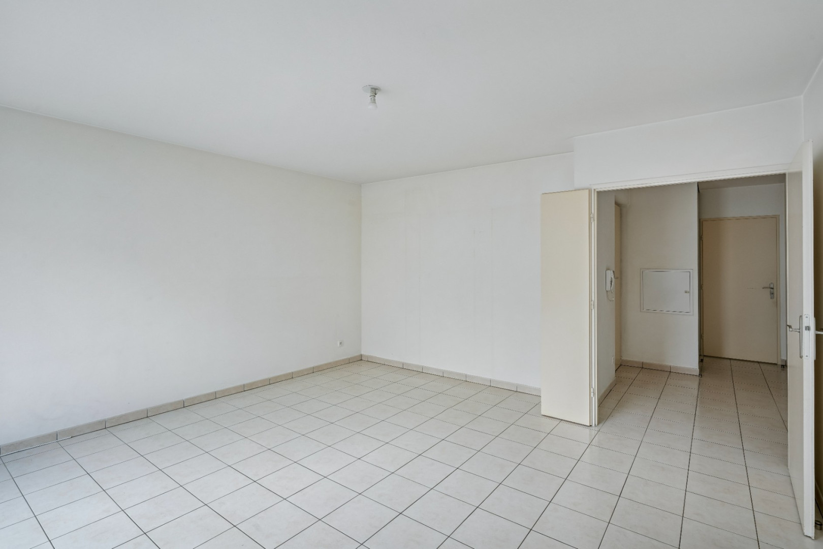 
                                                Vente
                                                 Saint Denis lot 16