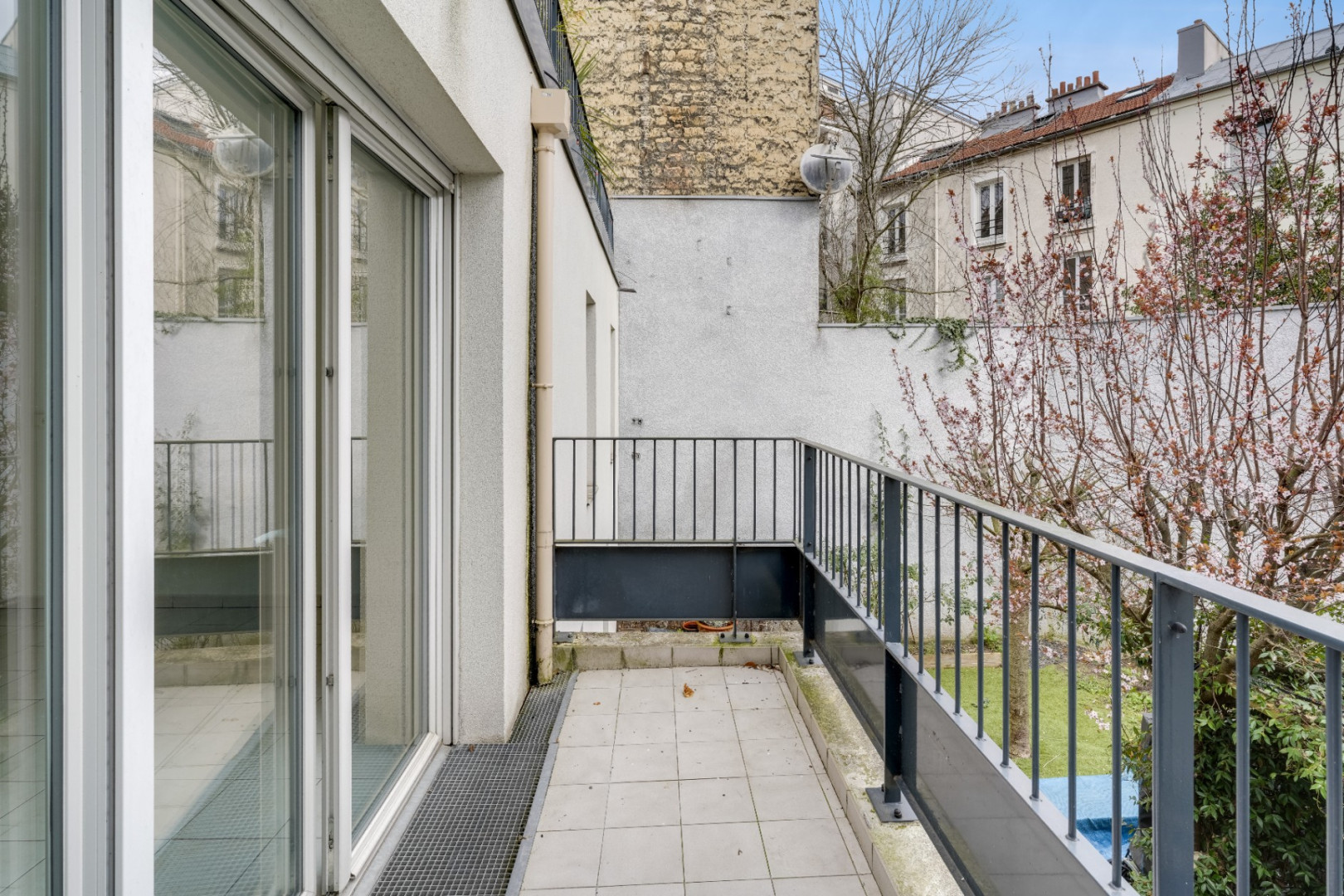 
                                                Vente
                                                 Saint Denis lot 16