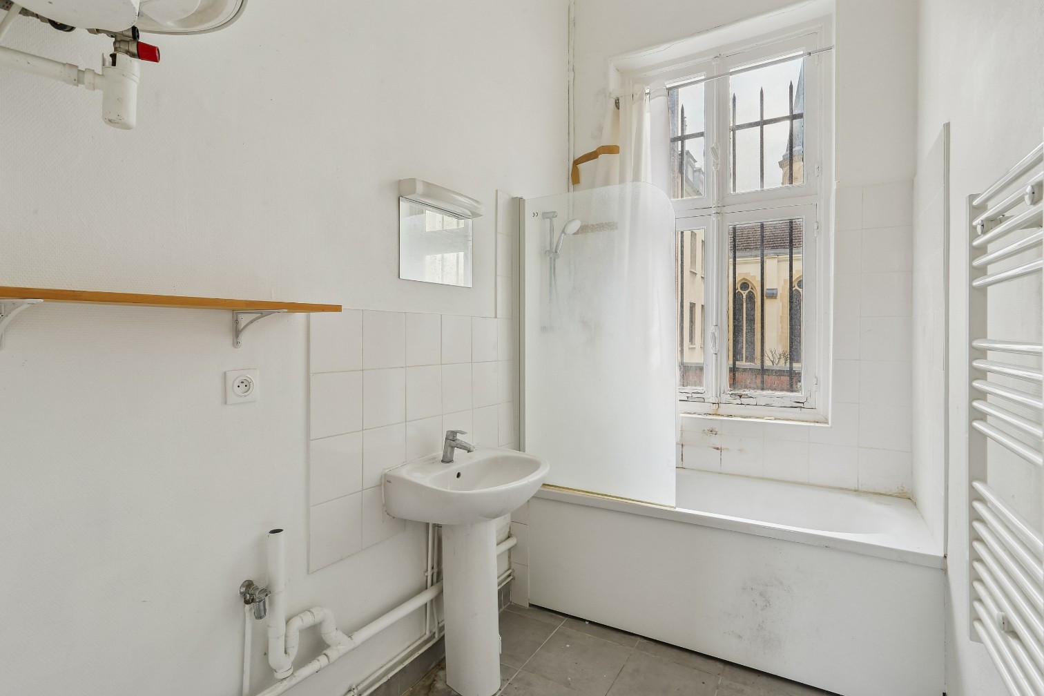 
                                                Vente
                                                 Saint-Dominique - Appartement 3 pièces