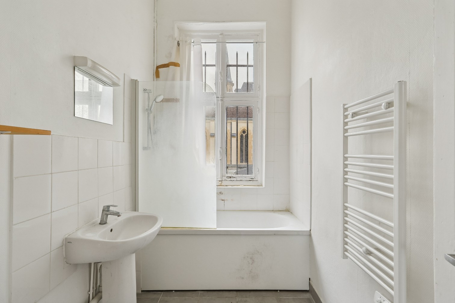 
                                                Vente
                                                 Saint-Dominique - Appartement 3 pièces