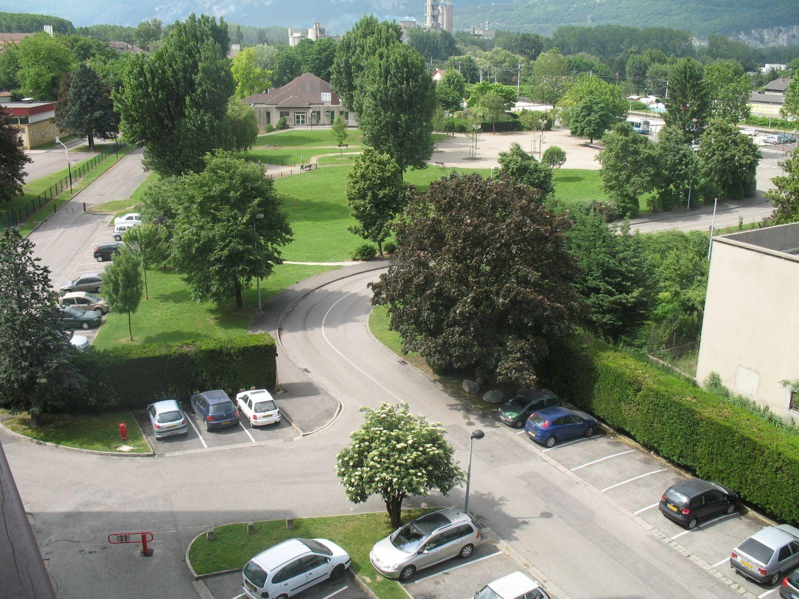 
                                                Location
                                                 SAINT-EGREVE, Plein Ciel, joli T3 rénové, 70 m2