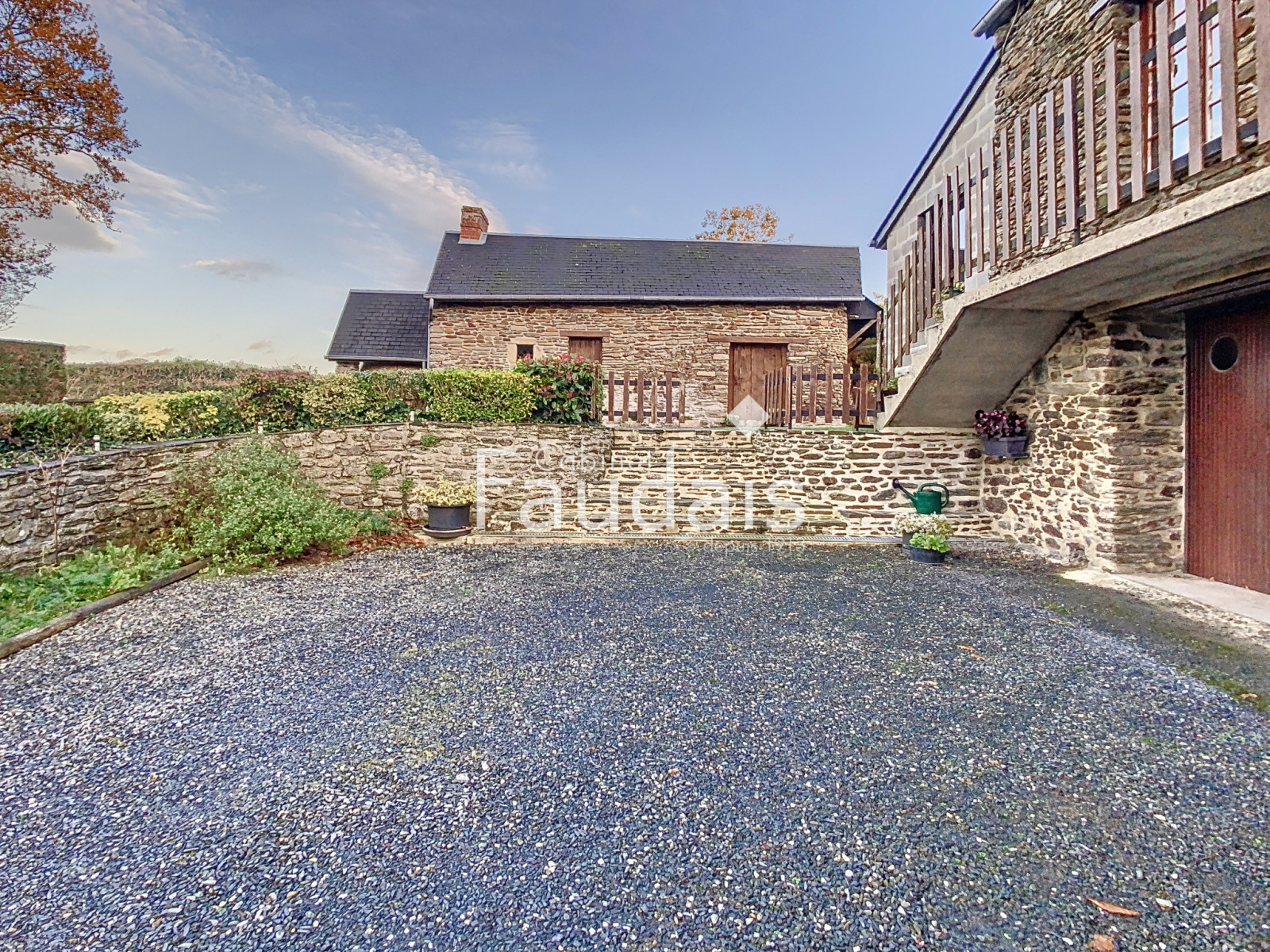 
                                                Vente
                                                 SAINT-GEORGES MONTCOCQ, Maison en pierre 