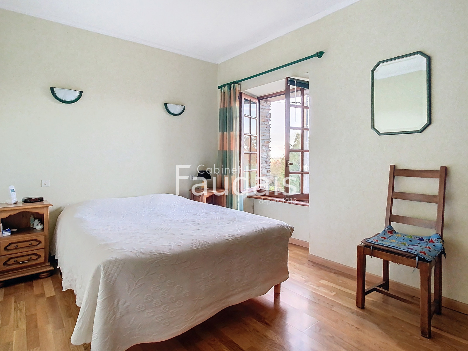 
                                                Vente
                                                 SAINT-GEORGES MONTCOCQ, Maison en pierre 