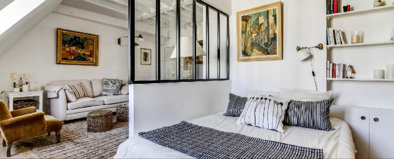 
                                                Location
                                                 Saint Germain des Pres - Colombier Studio (loyer tout inclus)