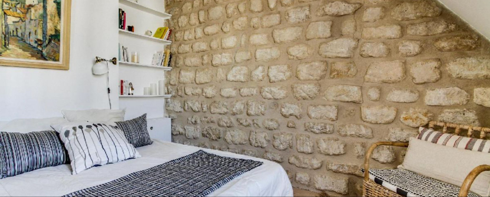 
                                                Location
                                                 Saint Germain des Pres - Colombier Studio (loyer tout inclus)