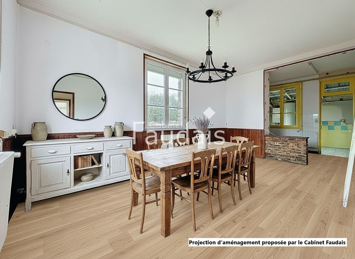 
                                                Vente
                                                 SAINT JEAN D'ELLE - Bourg - Maison à rénover avec fort poten