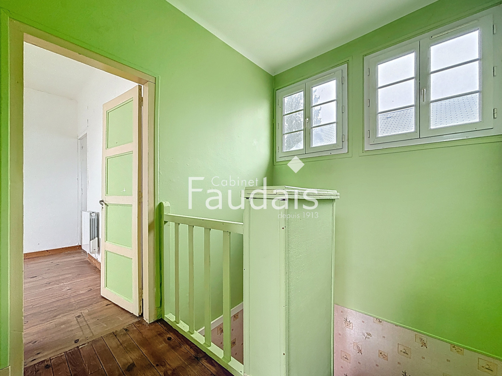 
                                                Vente
                                                 SAINT JEAN D'ELLE - Bourg - Maison à rénover avec fort poten