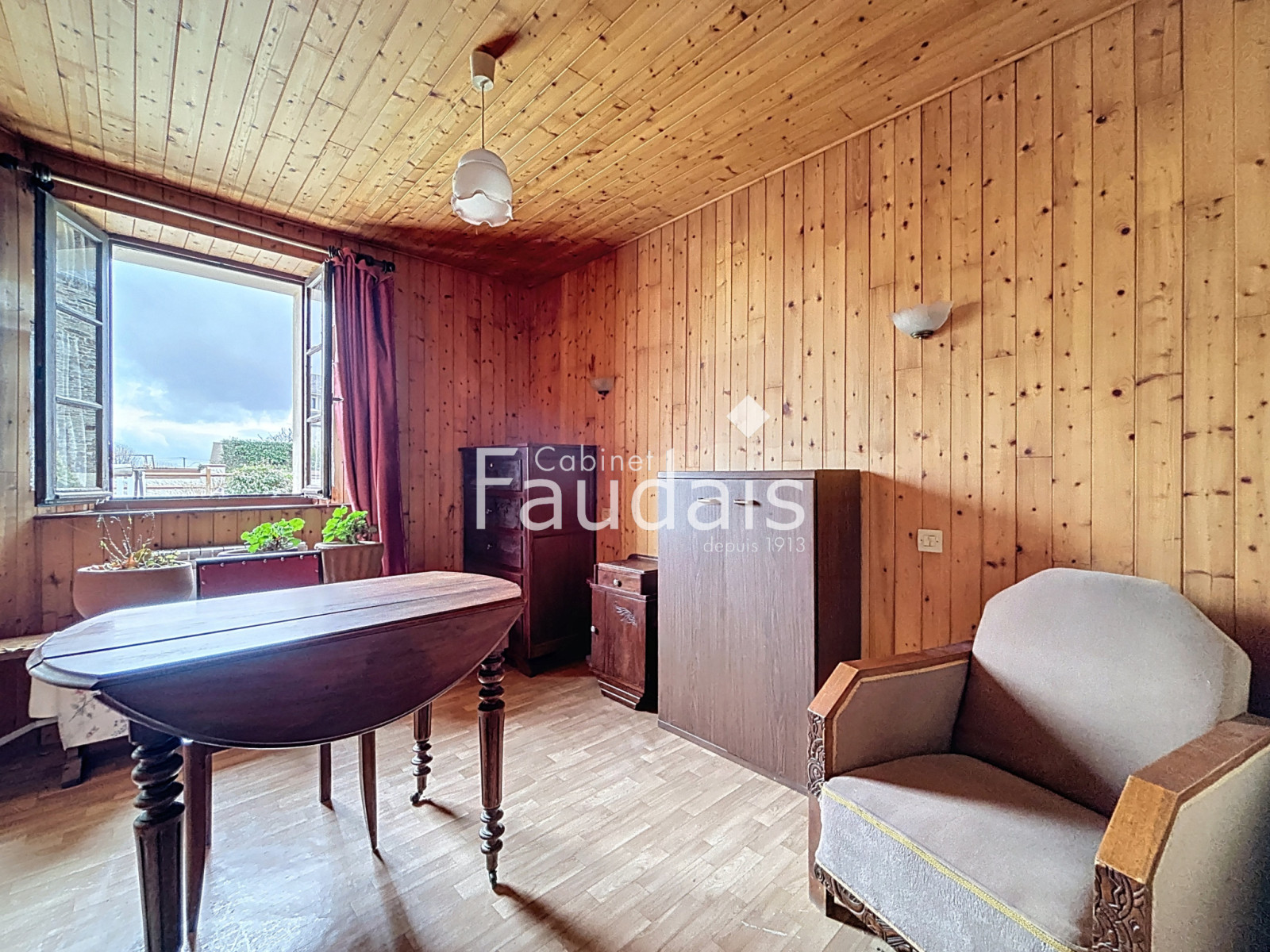 
                                                Vente
                                                 SAINT-JEAN DES BAISANTS, Maison 104m2, 3 chambres