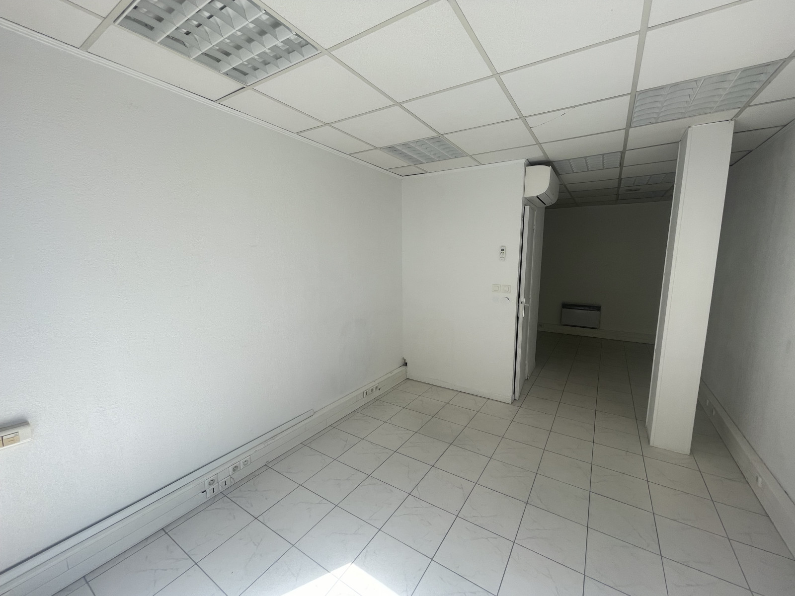 
                                                Location
                                                 SAINT-LAURENT-DU-VAR - Local commercial