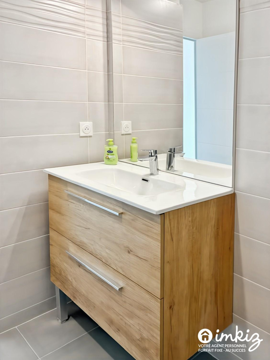 
                                                Vente
                                                 Saint-Laurent-du-Var – Studio dernier étage