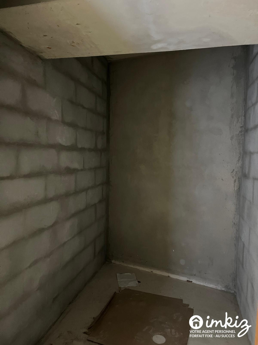 
                                                Vente
                                                 Saint-Laurent-du-Var – Studio dernier étage