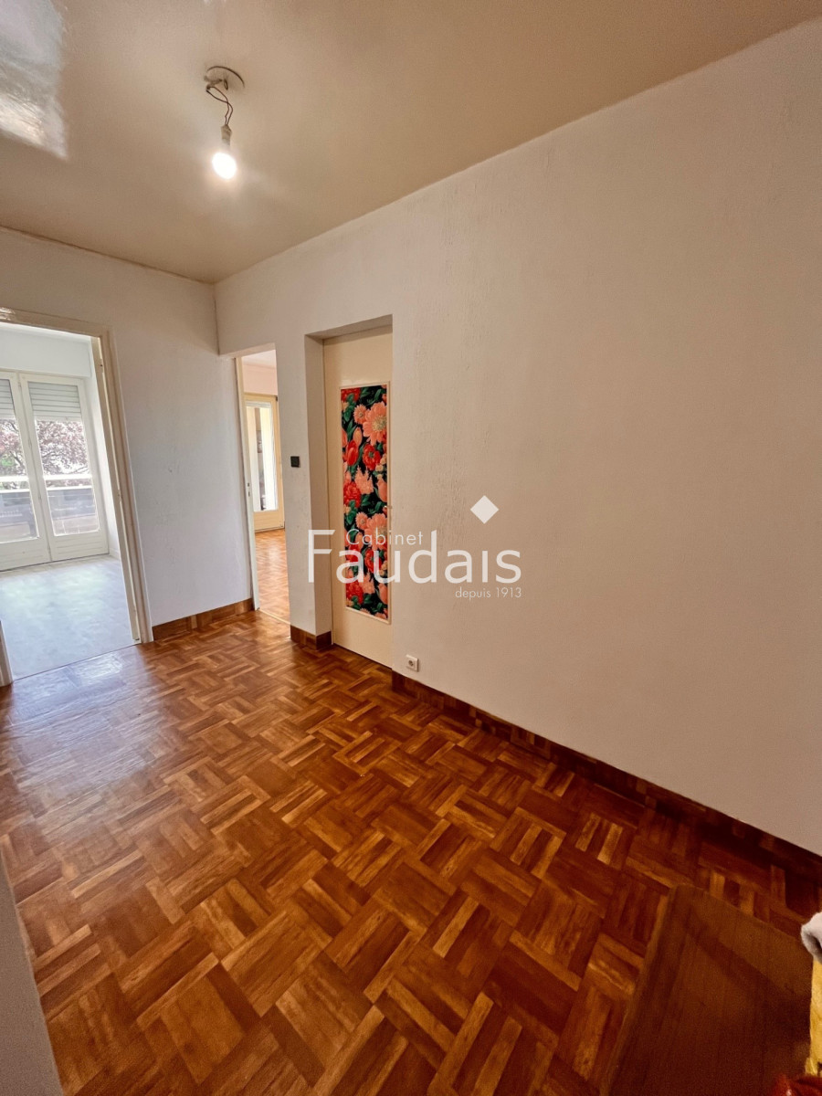 
                                                Vente
                                                 SAINT LO 