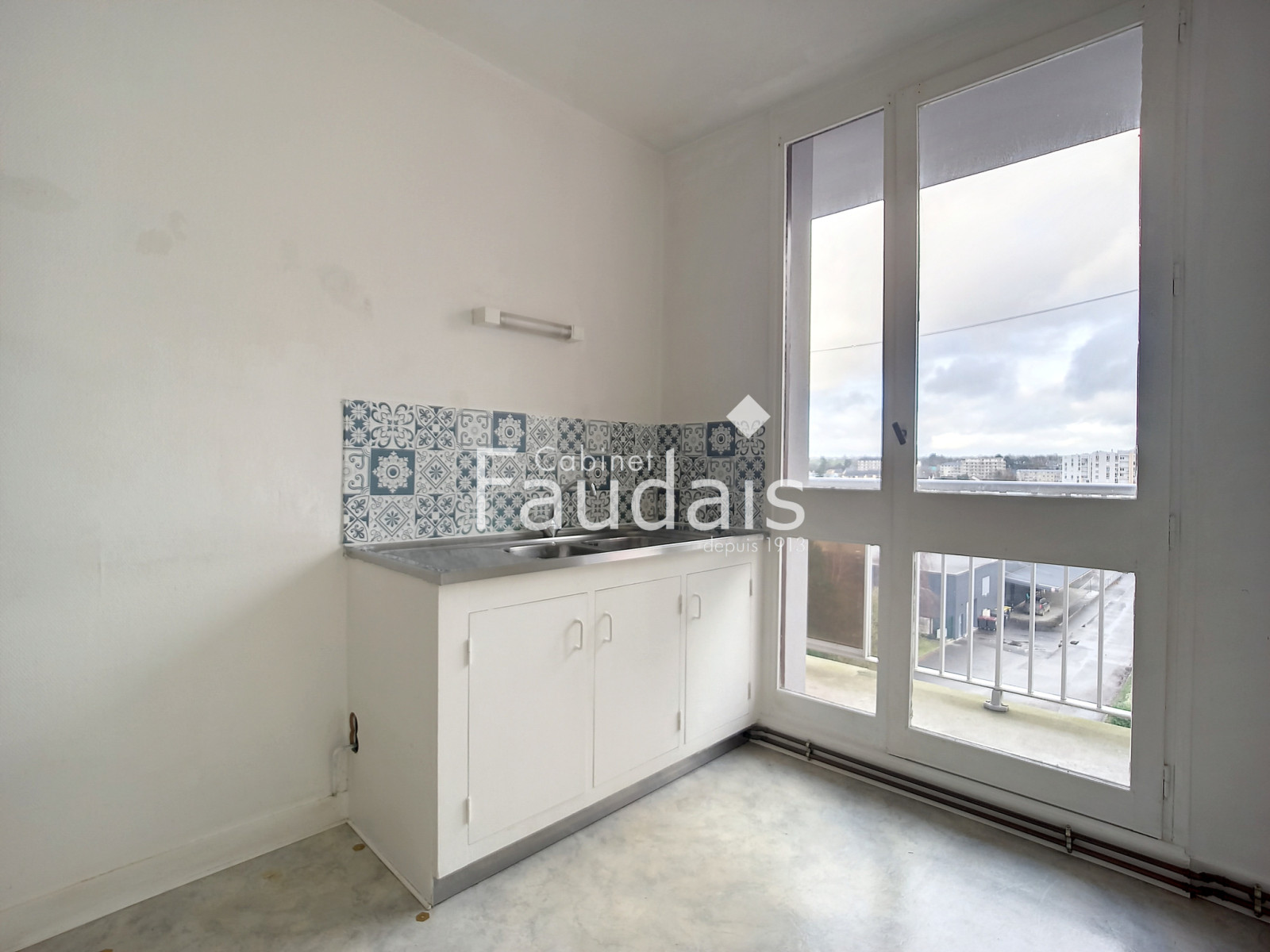 
                                                Location
                                                 SAINT-LO 