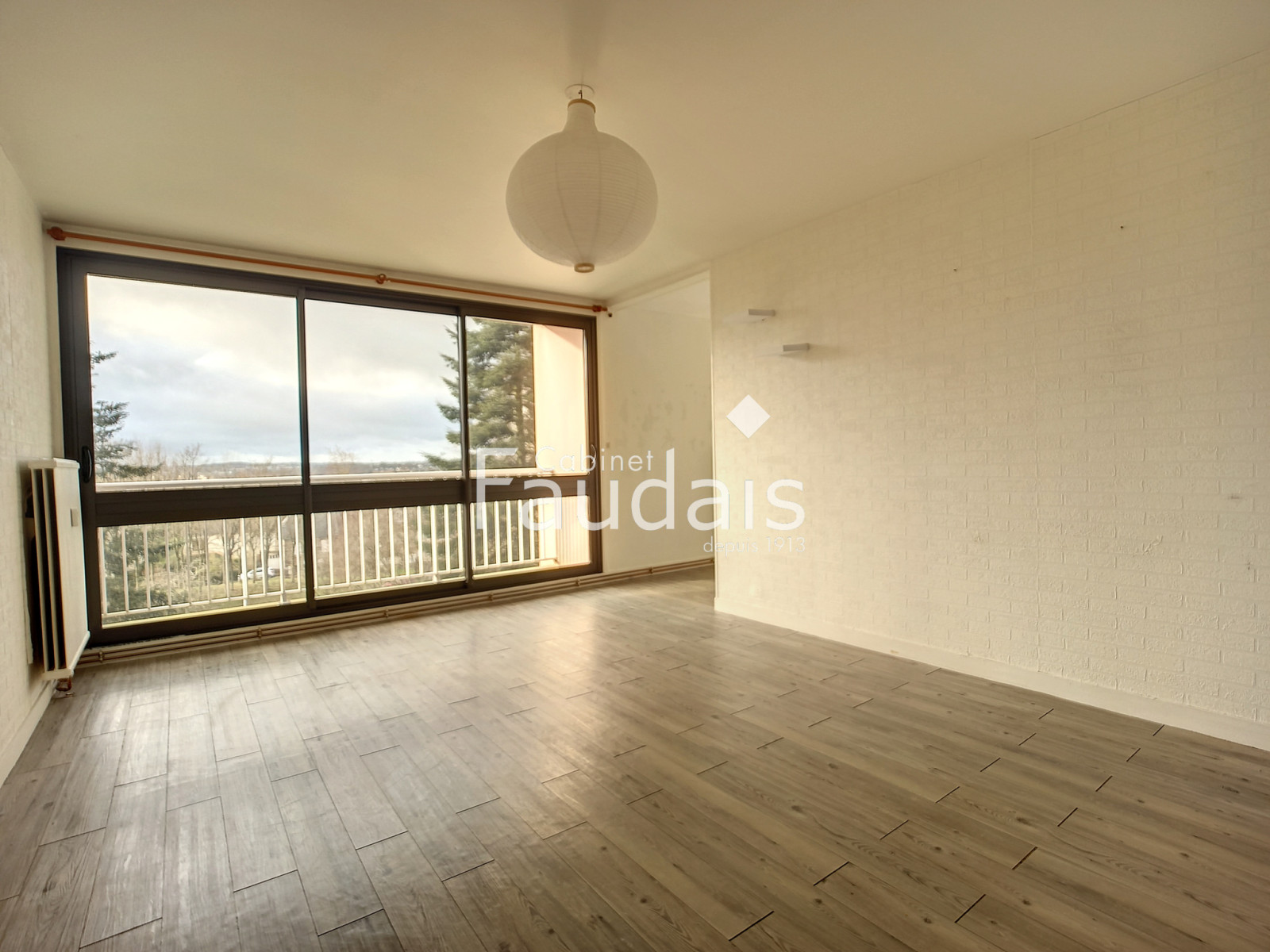 
                                                Location
                                                 SAINT-LO 