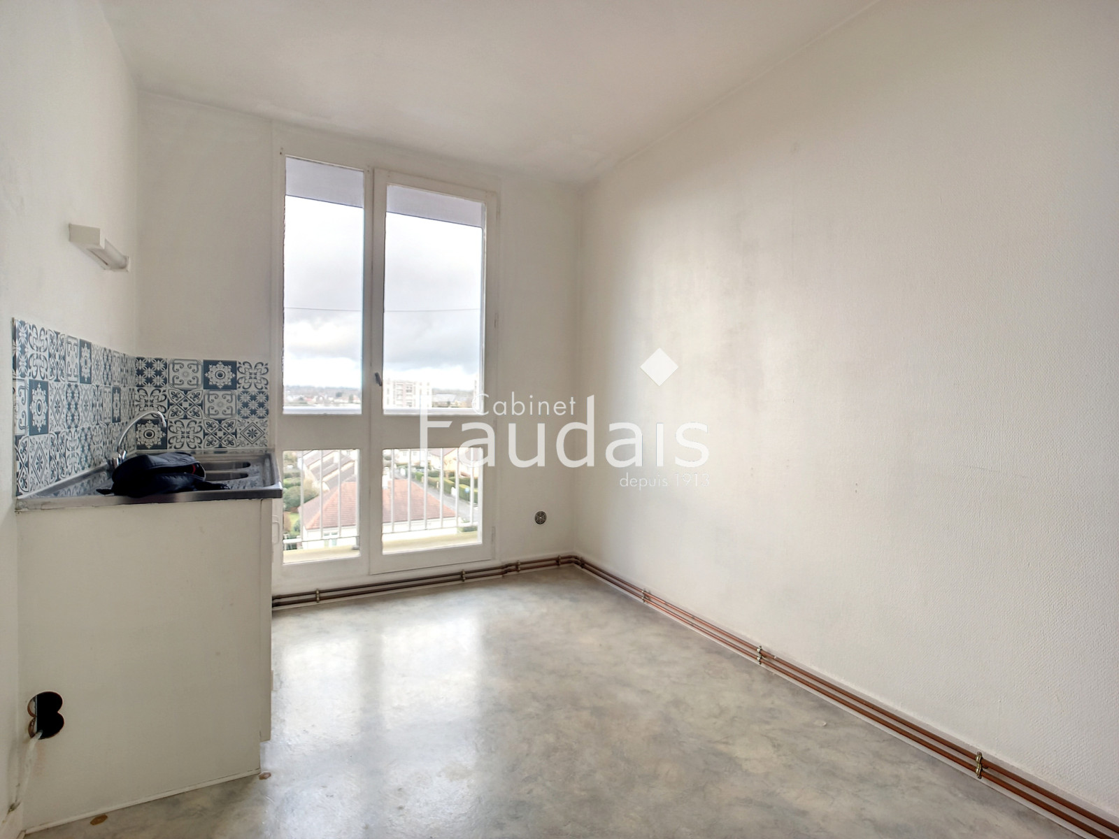 
                                                Location
                                                 SAINT-LO 