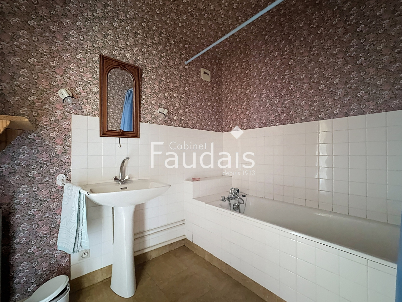 
                                                Vente
                                                 SAINT-LO appartement 1chambre proche du dans le centre ville