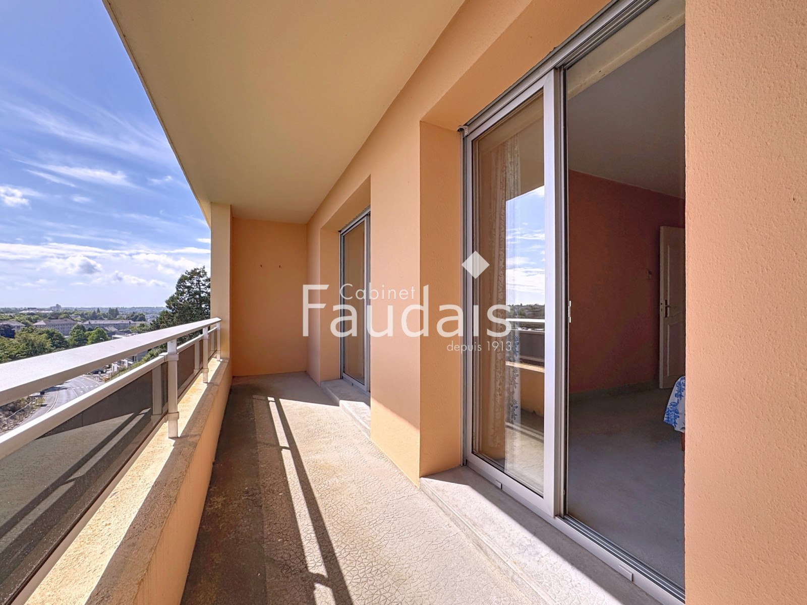 
                                                Vente
                                                 SAINT-LO appartement 1chambre proche du dans le centre ville