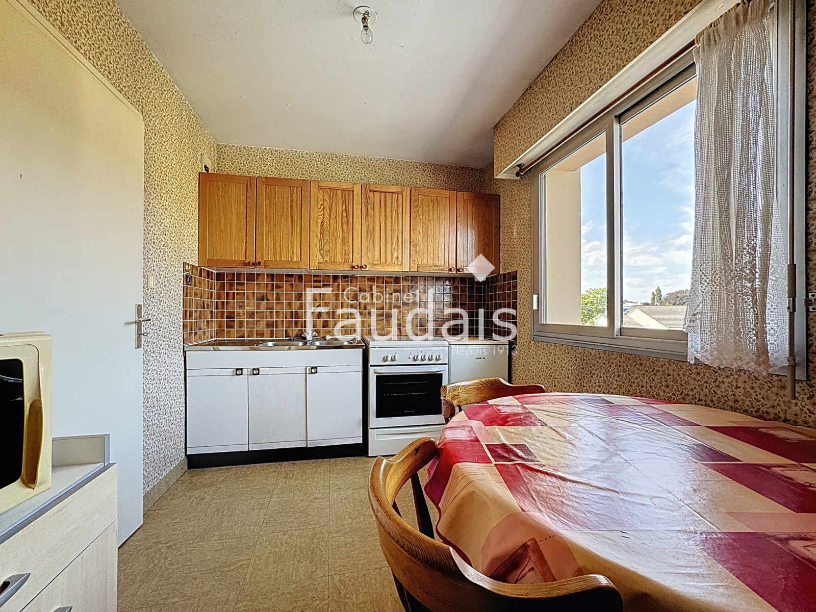 
                                                Vente
                                                 SAINT-LO appartement 1chambre proche du dans le centre ville