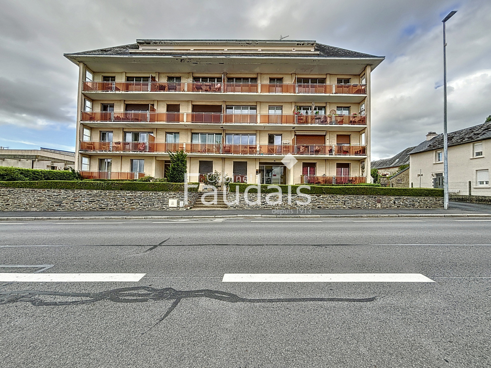 
                                                Vente
                                                 SAINT LO - APPARTEMENT avec BALCON