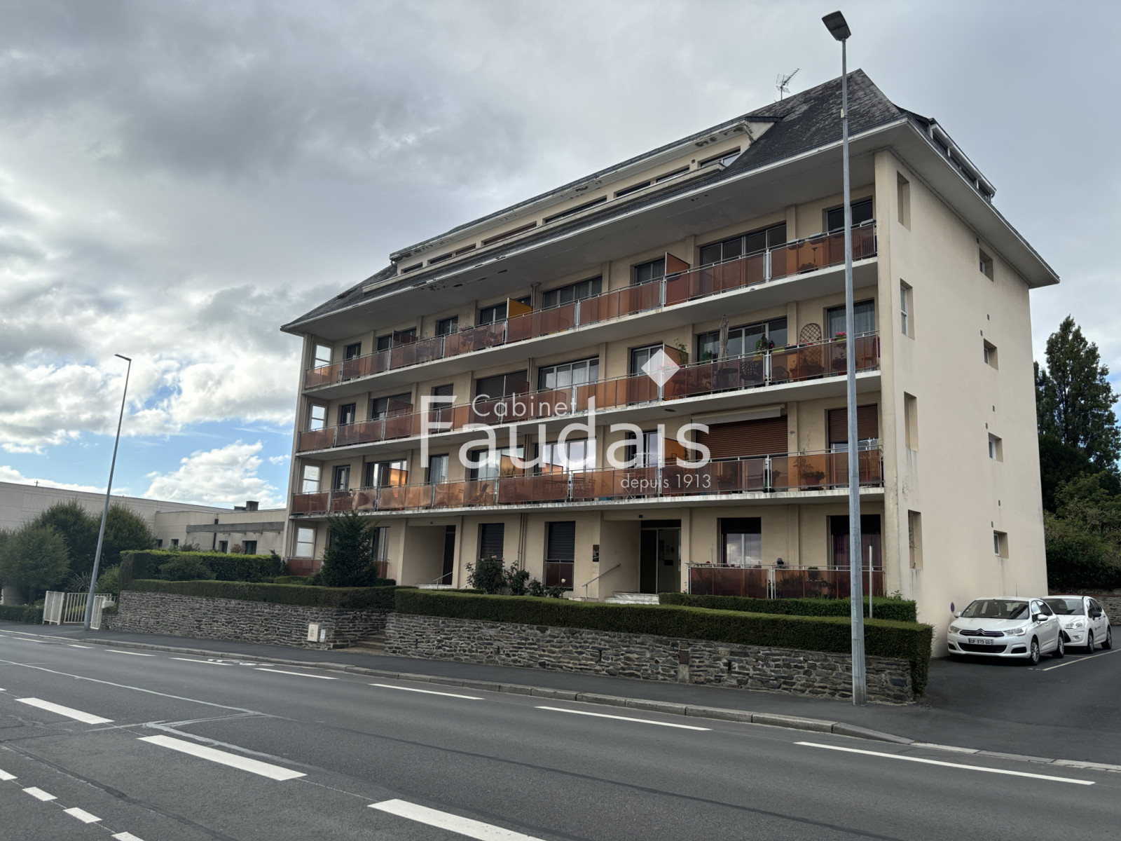 
                                                Vente
                                                 SAINT LO - APPARTEMENT avec BALCON