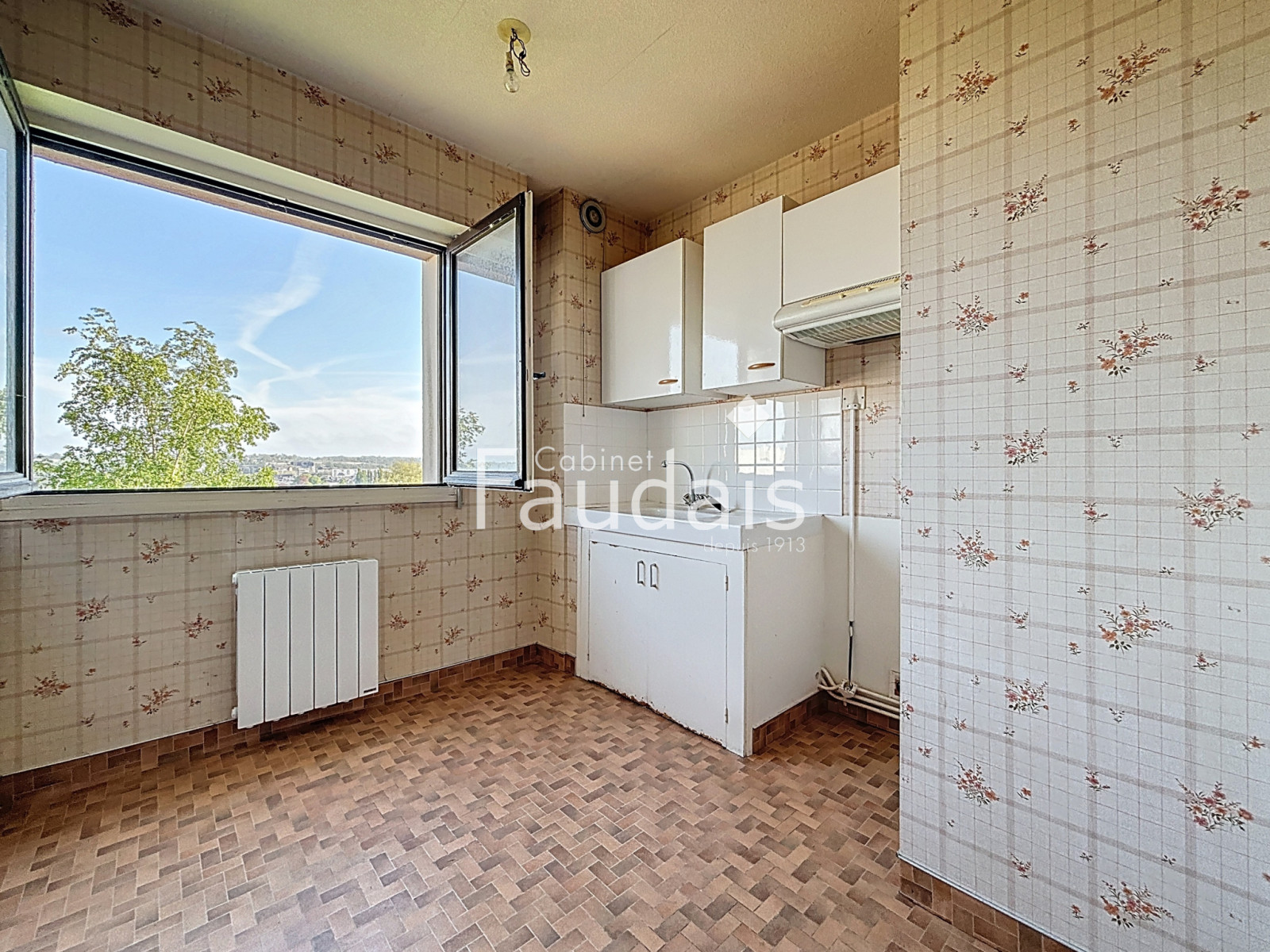 
                                                Vente
                                                 SAINT-LO - Appartement proche Lycée Curie 