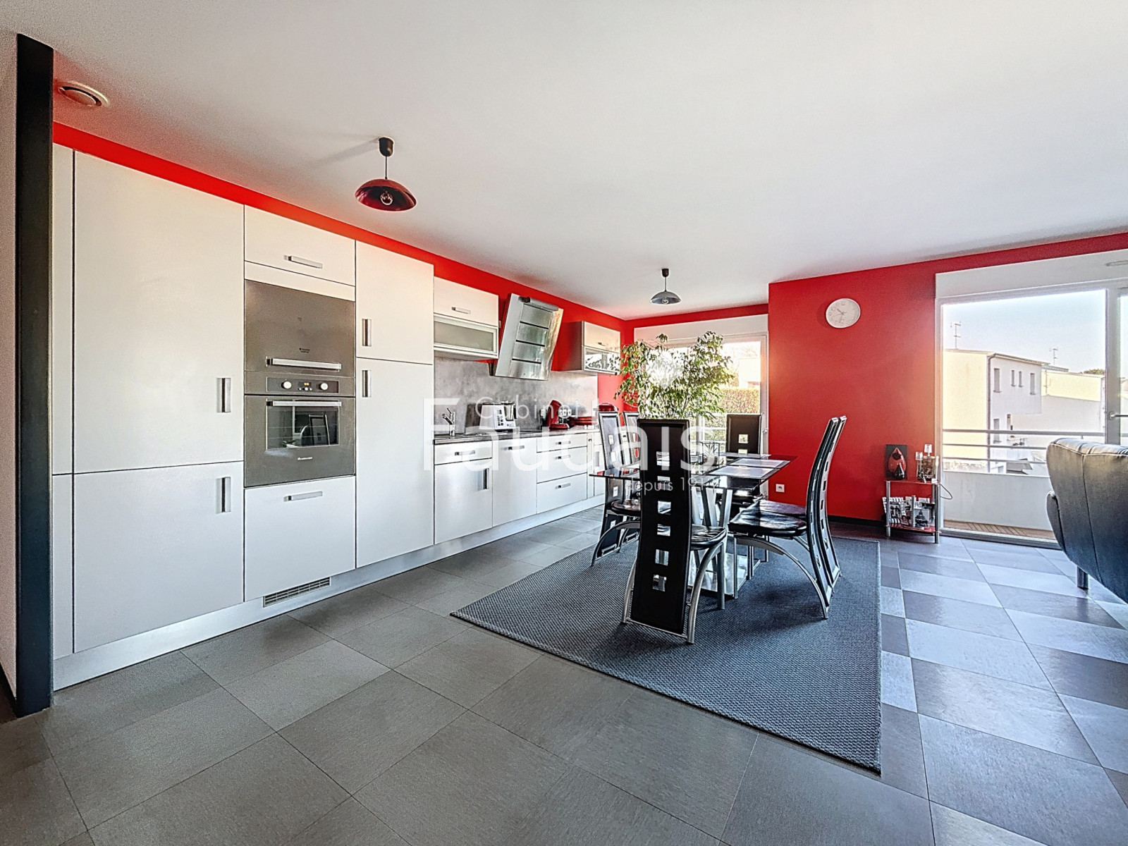 
                                                Vente
                                                 SAINT-LO Appartement trois chambres 