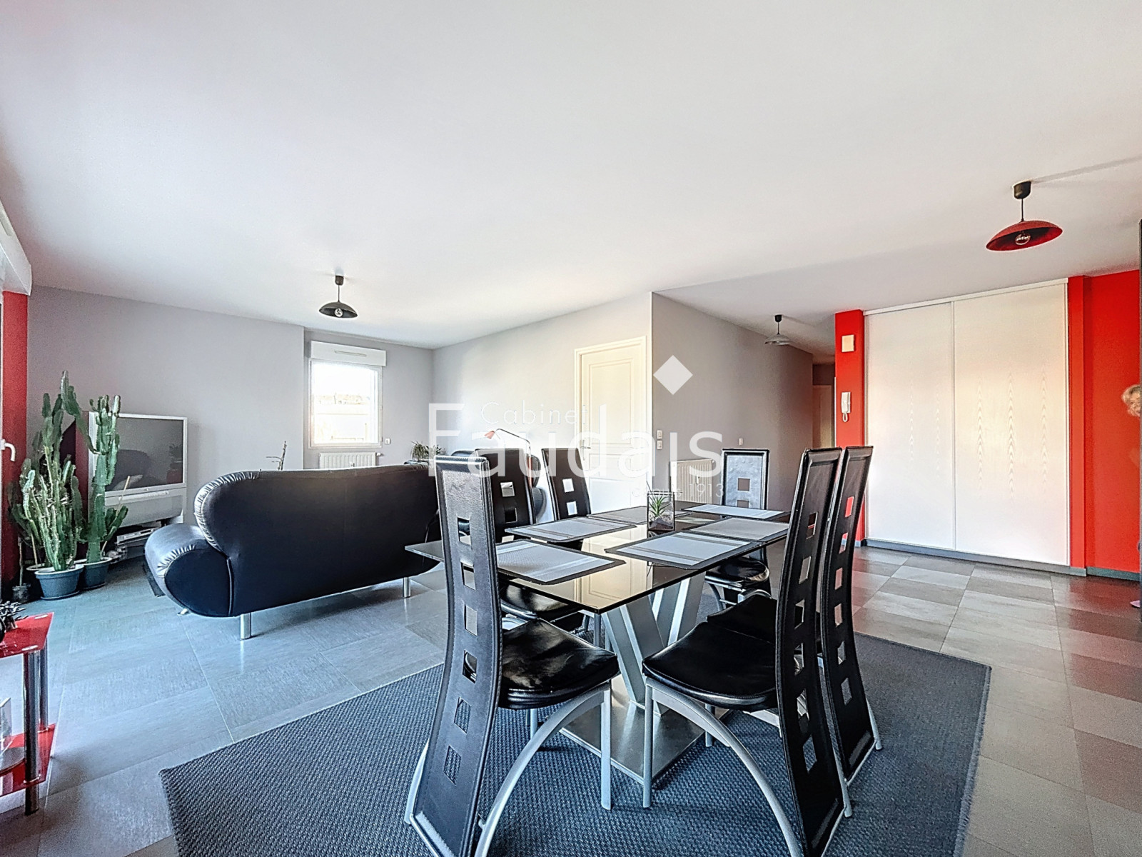 
                                                Vente
                                                 SAINT-LO Appartement trois chambres 