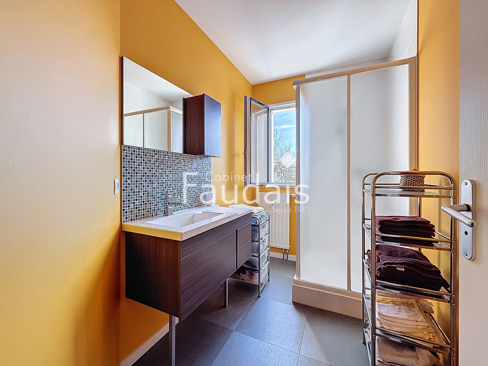 
                                                Vente
                                                 SAINT-LO Appartement trois chambres 