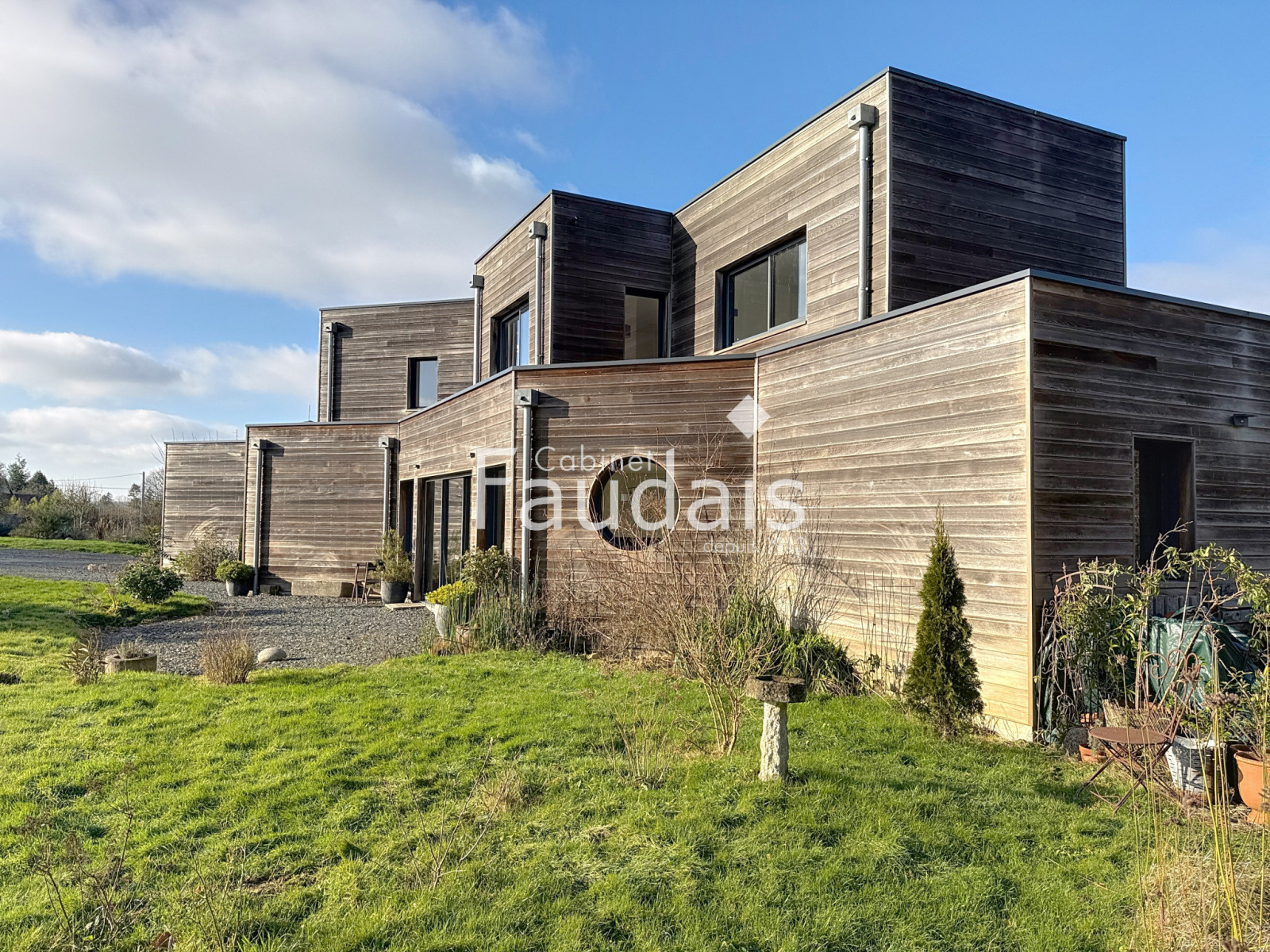 
                                                Vente
                                                 Saint lo Centre