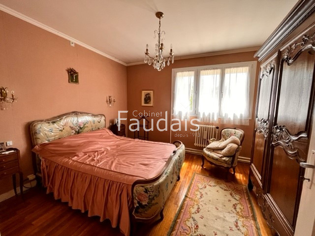 
                                                Vente
                                                 SAINT-LO CENTRE VILLE