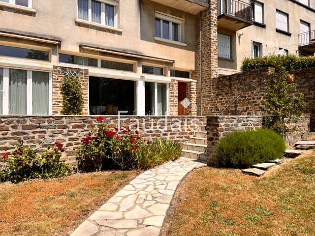 
                                                Vente
                                                 SAINT-LO CENTRE VILLE