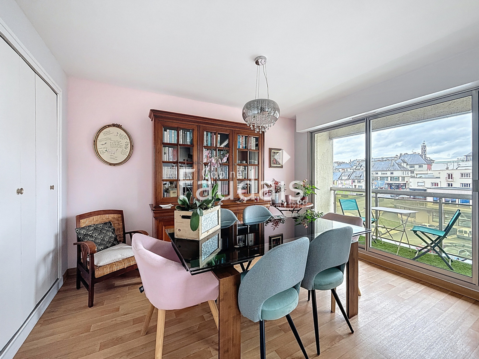 
                                                Vente
                                                 SAINT LO - centre ville - appartement lumineux - 2 chambres 