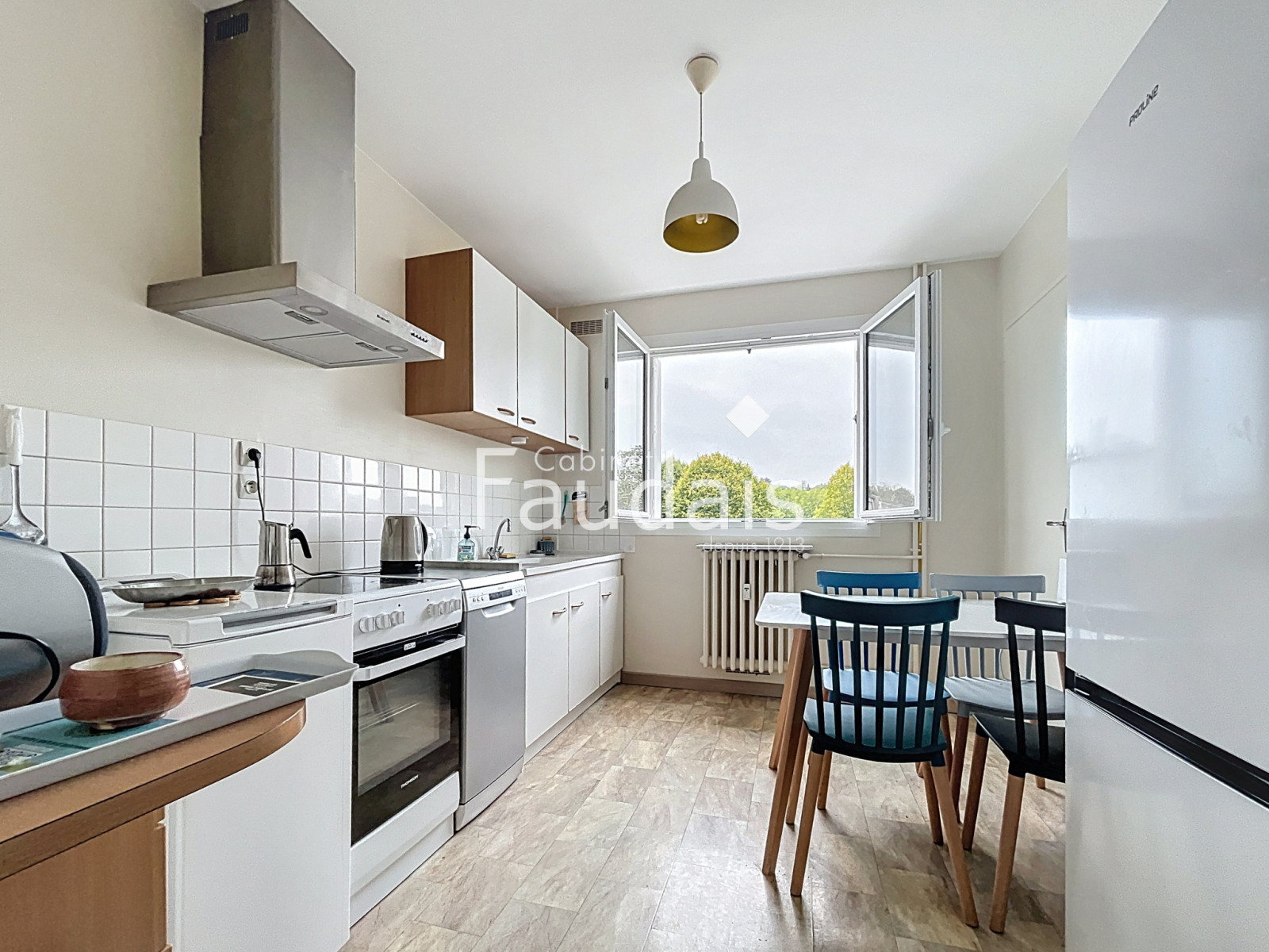 
                                                Vente
                                                 SAINT-LO , CENTRE VILLE AVEC ASCENSEUR