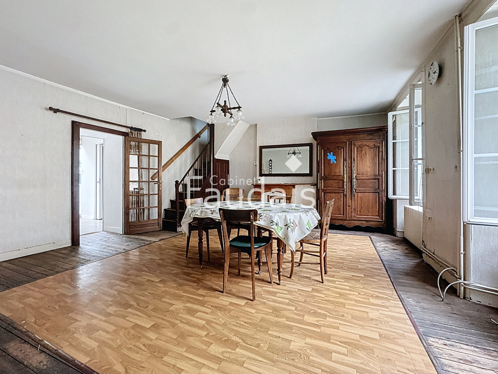 
                                                Vente
                                                 Saint Lô - Ensemble immobilier 157 m2 centre ville 