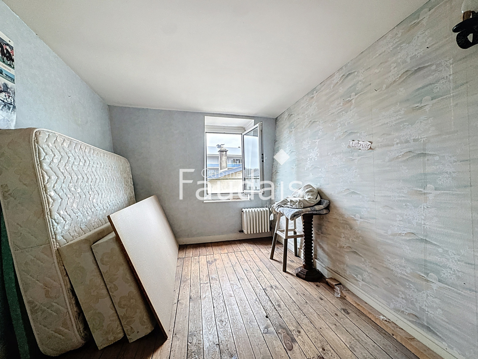 
                                                Vente
                                                 Saint Lô - Ensemble immobilier 157 m2 centre ville 