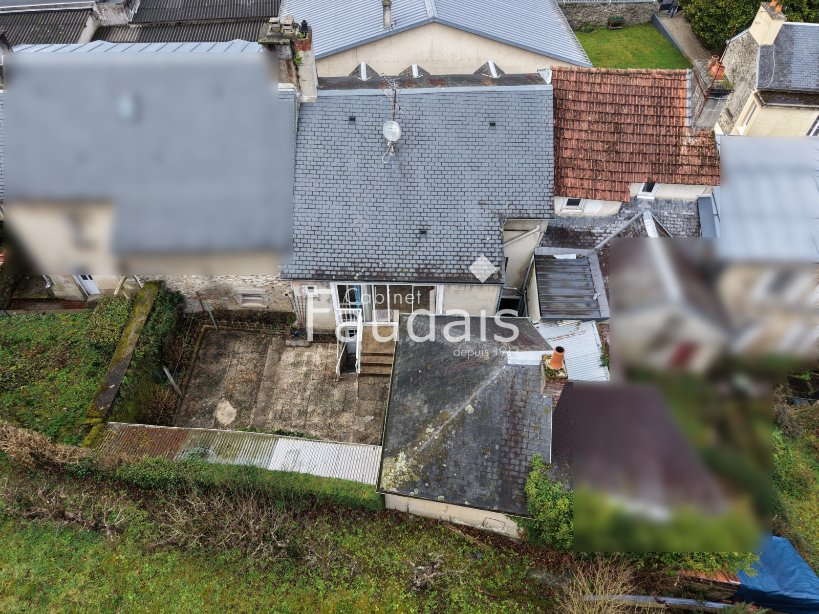 
                                                Vente
                                                 Saint Lô - Ensemble immobilier 157 m2 centre ville 