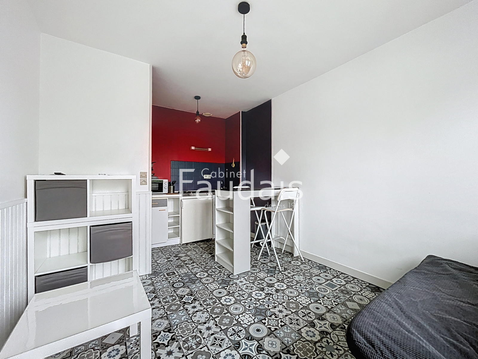 
                                                Vente
                                                 SAINT-LO, IMMEUBLE LOCATIF - 8 STUDIOS MEUBLÉS