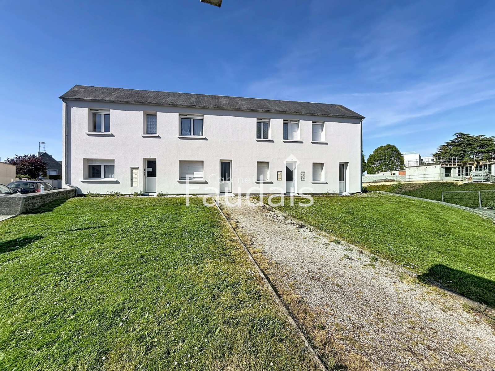 
                                                Vente
                                                 SAINT-LO, IMMEUBLE LOCATIF - 8 STUDIOS MEUBLÉS