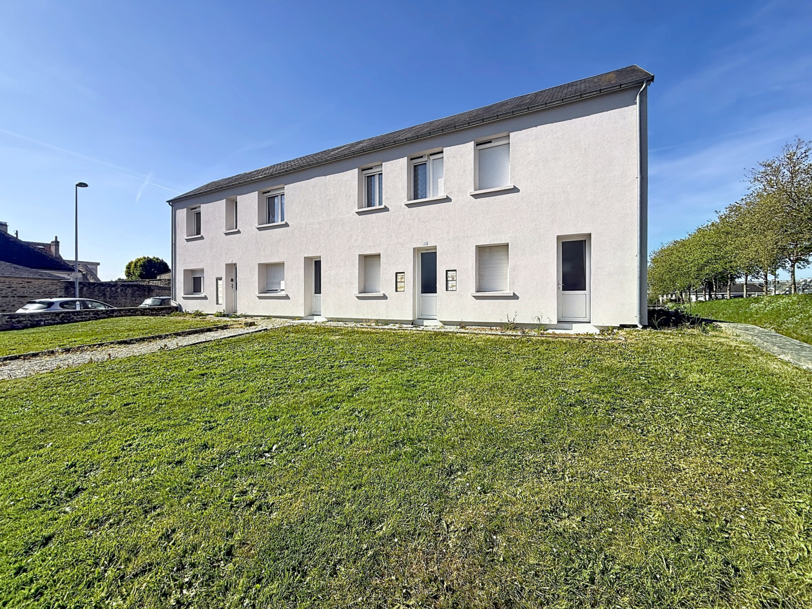 
                                                Vente
                                                 SAINT-LO, IMMEUBLE LOCATIF - 8 STUDIOS MEUBLÉS