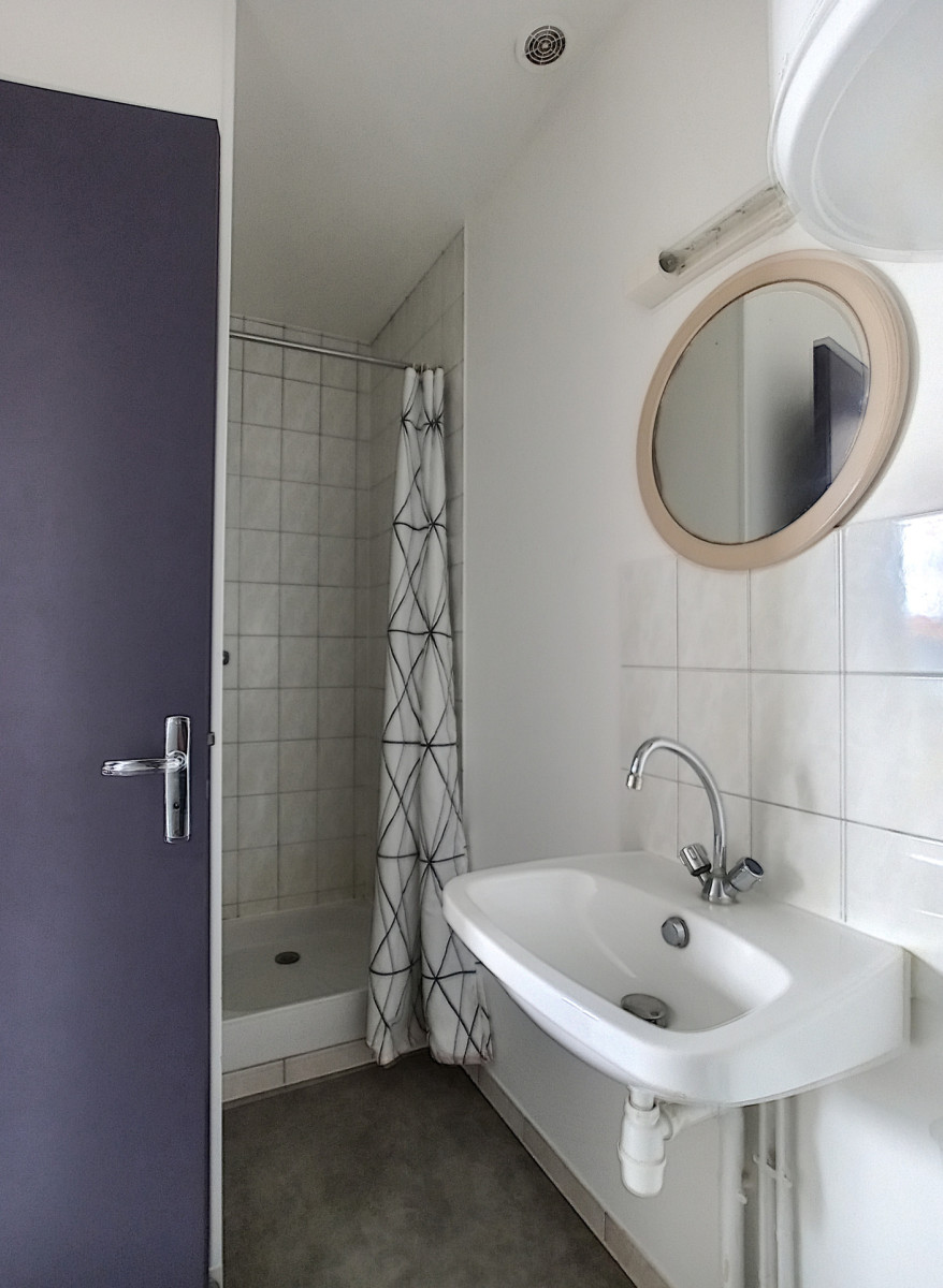
                                                Vente
                                                 SAINT-LO, IMMEUBLE LOCATIF - 8 STUDIOS MEUBLÉS