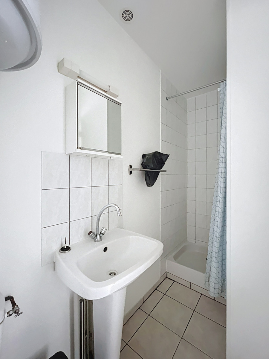 
                                                Vente
                                                 SAINT-LO, IMMEUBLE LOCATIF - 8 STUDIOS MEUBLÉS