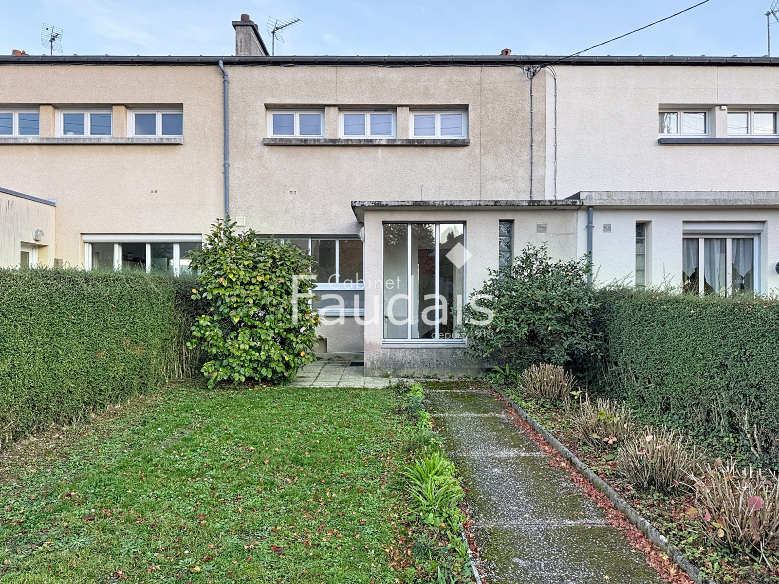 
                                                Vente
                                                 SAINT LO limite AGNEAUX