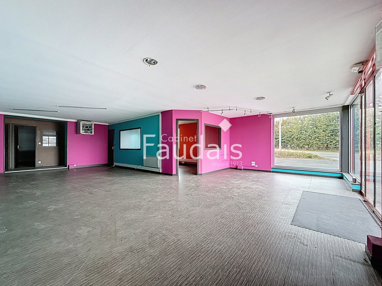 
                                                Vente
                                                 SAINT-LO, LOCAL ARTISANAL ET COMMERCIAL