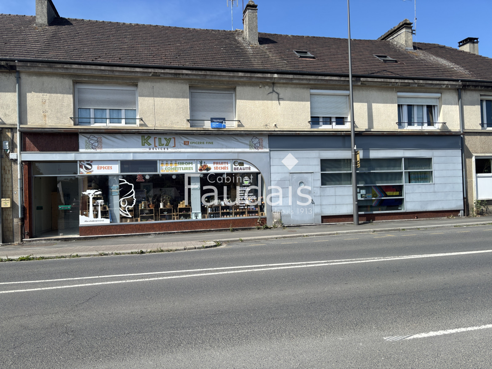 
                                                Vente
                                                 SAINT-LÔ   LOCAL COMMERCIAL 24 m2 AVEC VITRINE   PROCHE GARE
