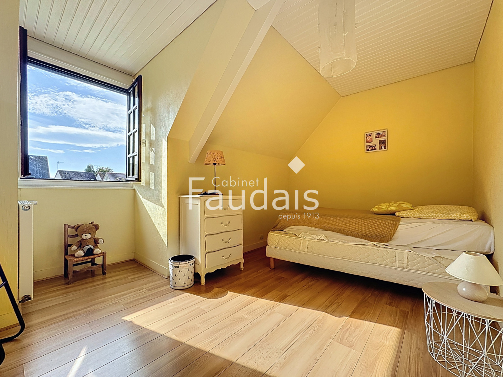 
                                                Vente
                                                  SAINT-LO maison 6 pièces avec jardin  