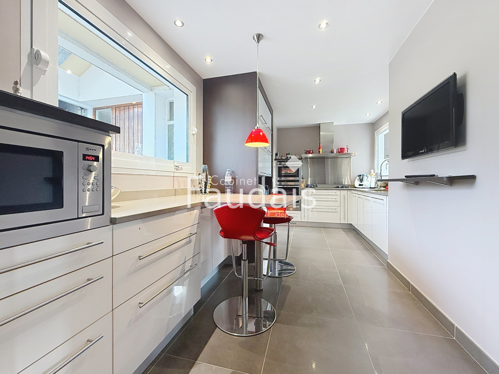 
                                                Vente
                                                  SAINT LO maison d'architecte.