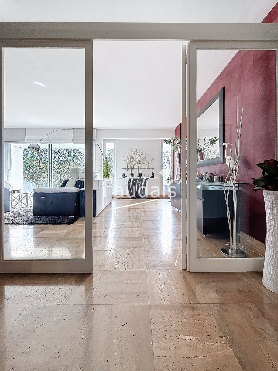 
                                                Vente
                                                  SAINT LO maison d'architecte.