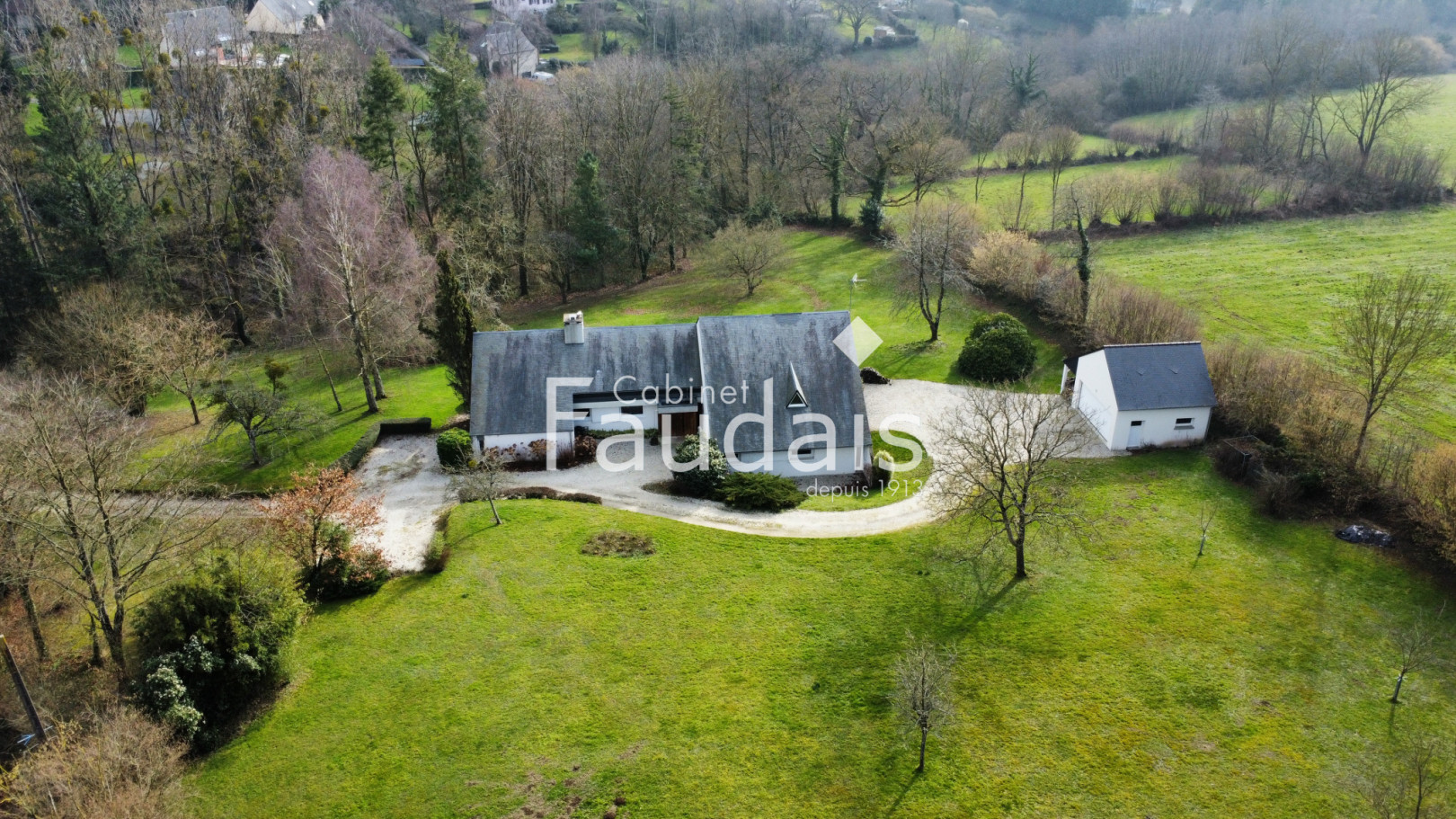 
                                                Vente
                                                  SAINT LO maison d'architecte.