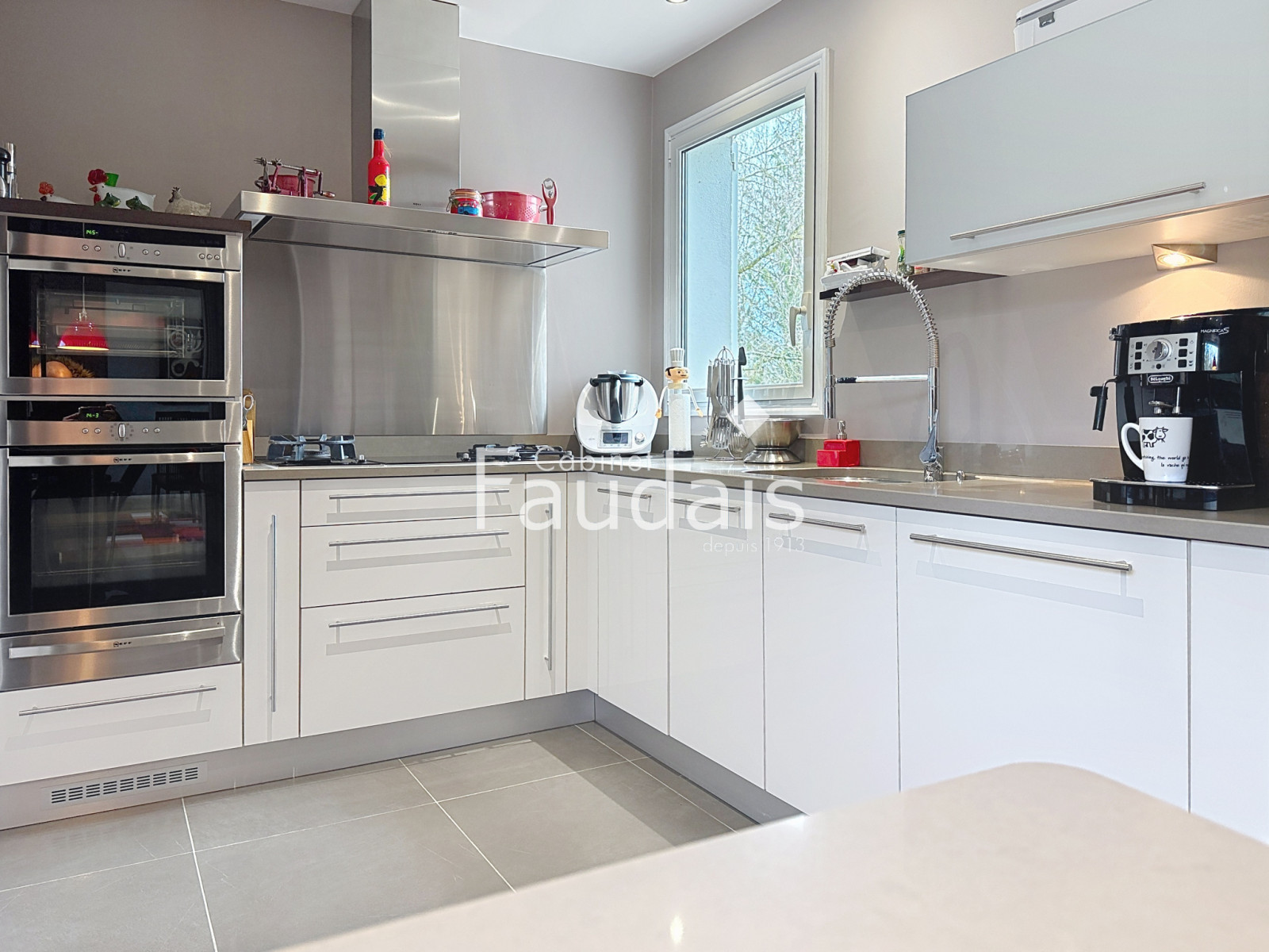 
                                                Vente
                                                  SAINT LO maison d'architecte.