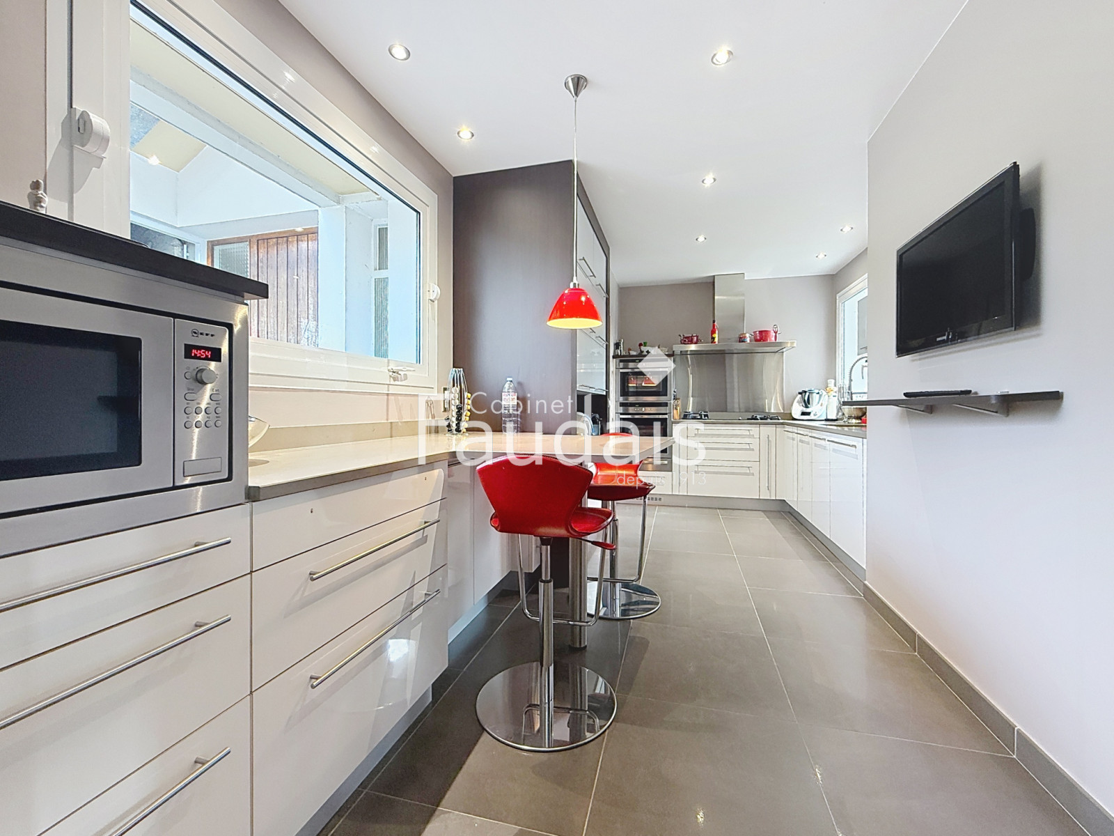 
                                                Vente
                                                  SAINT LO maison d'architecte.